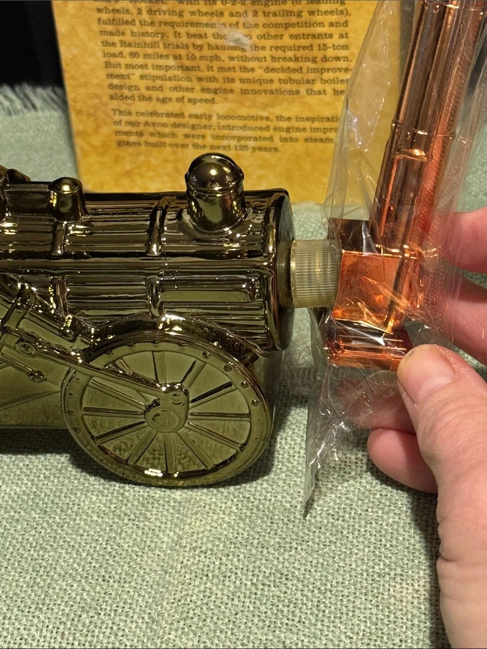 Avon shiny gold